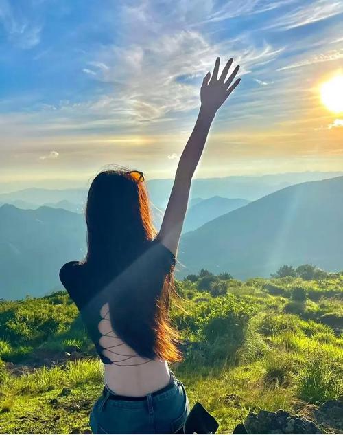 从背后拍照的姿势叫什么_不露脸的故事,更有趣 从背后拍照的姿势叫什么_不露脸的故事,更有趣