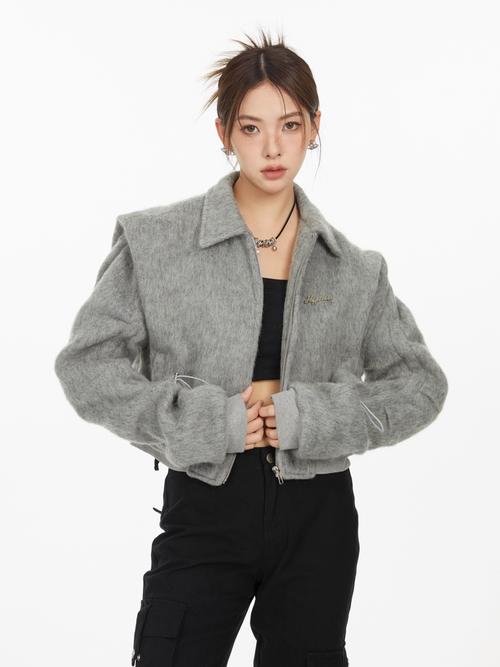 短夹克外套怎么搭配女_黄色短夹克穿搭,显高又时尚 短夹克外套怎么搭配女_黄色短夹克穿搭,显高又时尚