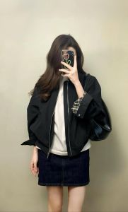 黑夹克配什么颜色内搭_黑色夹克搭配内搭，穿出时尚范儿！