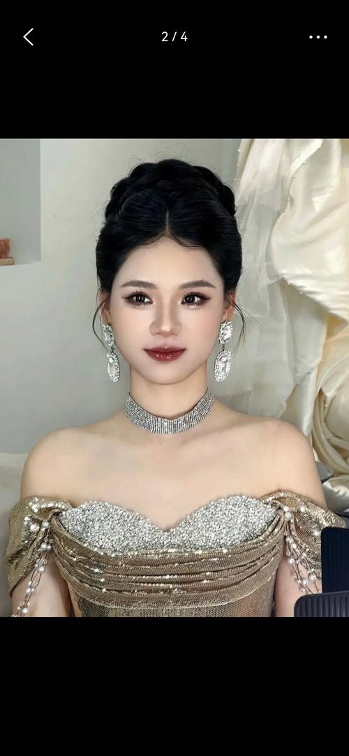 晚宴发型:优雅气质必备 晚宴发型:优雅气质必备