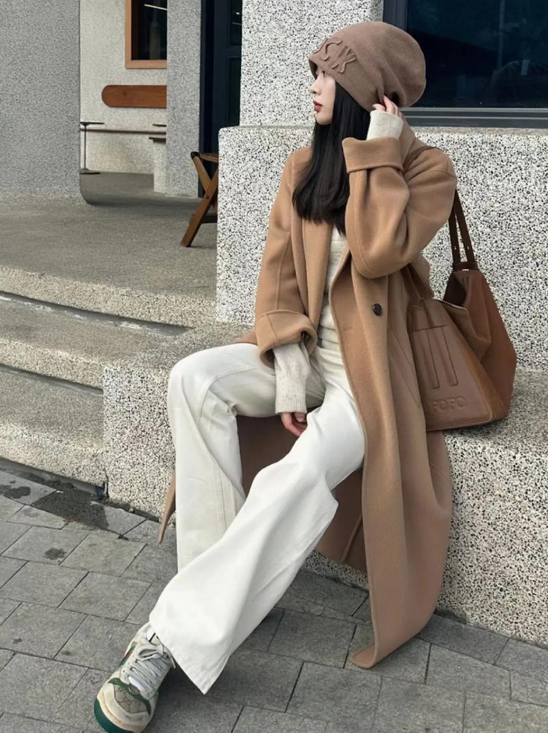 冬日穿搭女生_简单衣物穿出时尚感