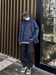 男冲锋衣配什么裤子_牛仔裤工装裤休闲裤，各有特色，轻松搭出你的风格！