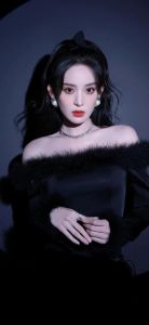 古力娜扎抹胸开襟开叉裙穿搭_性感文艺范，时尚天花板