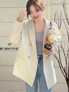 落肩米色西装领大衣搭配米色糯米裤_米色西装领大衣配糯米裤，温柔又高级！