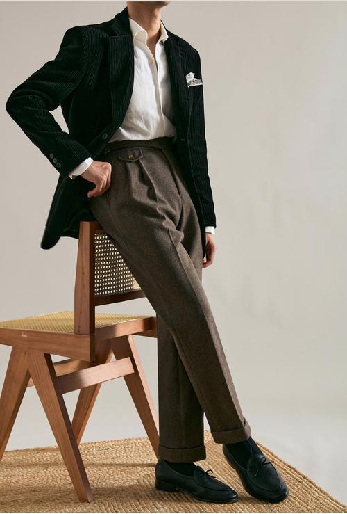 冰丝西裤能配毛呢大衣吗_毛呢大衣配冰丝西裤,显瘦又高级! 冰丝西裤能配毛呢大衣吗_毛呢大衣配冰丝西裤,显瘦又高级!