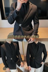 男黑色西服配什么裤子_告别呆板，穿出你的时尚感！