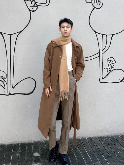 英伦风七分裤男生穿搭_男士七分裤时尚穿搭指南 英伦风七分裤男生穿搭_男士七分裤时尚穿搭指南