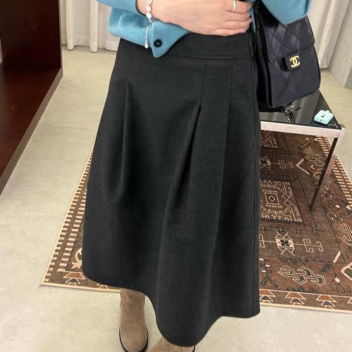 没有腰身适合穿什么裙子_高腰收腰下装，轻松显曲线