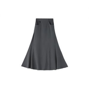 炭灰色连衣裙外配什么上衣_百搭显瘦！碳灰色连衣裙，百变穿搭风格