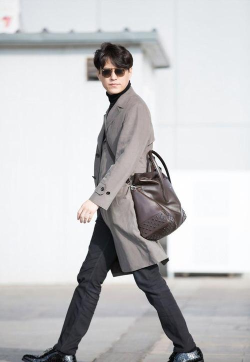 为什么穿西服不建议配运动鞋_休闲新潮,但要看场合! 为什么穿西服不建议配运动鞋_休闲新潮,但要看场合!