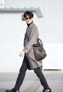 为什么穿西服不建议配运动鞋_休闲新潮，但要看场合！