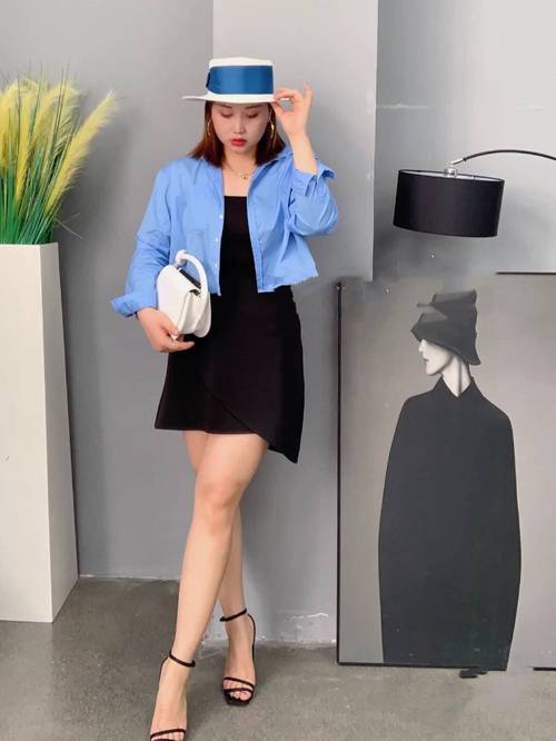 胖高个子女人穿衣搭配_深色修身显腿长