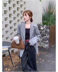 花西装外套最佳搭配_碎花裙搭西装外套 时尚甜美通勤约会穿