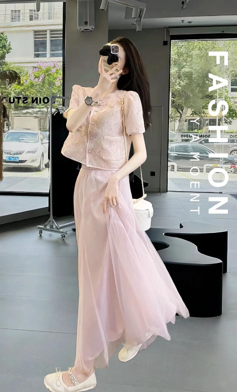 轻纱上衣配什么裙子_轻纱上衣色彩搭配,优雅百搭显气质 轻纱上衣配什么裙子_轻纱上衣色彩搭配,优雅百搭显气质