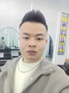 去石圪节公社弄个时兴的发型_平凡中的时尚追求