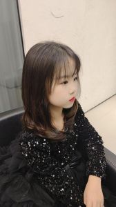 9—12岁最火发型女孩_10-12岁女童流行发型，可爱时尚易打理！