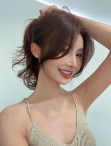 一出门刘海就一绺一绺_油腻刘海？勤洗控油勤修剪！