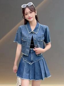 牛仔短裙配什么发型_牛仔短裙搭配发型，展现个性时尚感