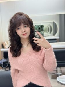 大胖脸适合什么发型女_层次+修饰，脸小气质佳