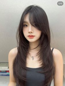 留在脸两侧的头发叫什么_修饰脸型，展现个性