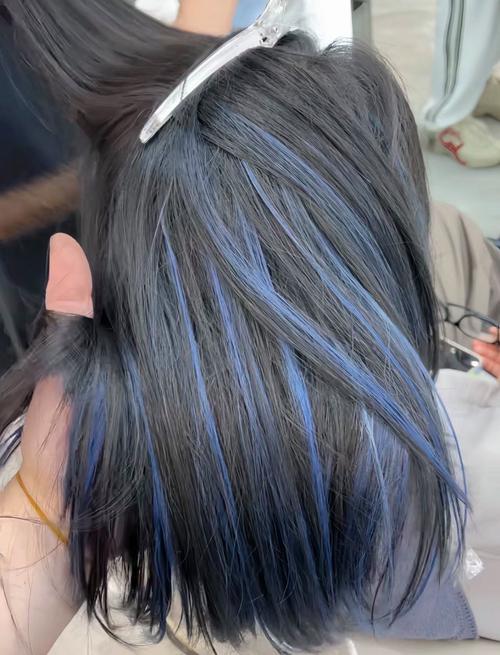 蓝灰色头发配方_蓝灰发色调配教程 蓝灰色头发配方_蓝灰发色调配教程