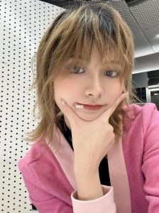 鸟窝头发型_鸟窝头编发教程，时尚随性易上手！