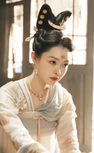 双丫鬟发型：古风经典，现代汉服新宠