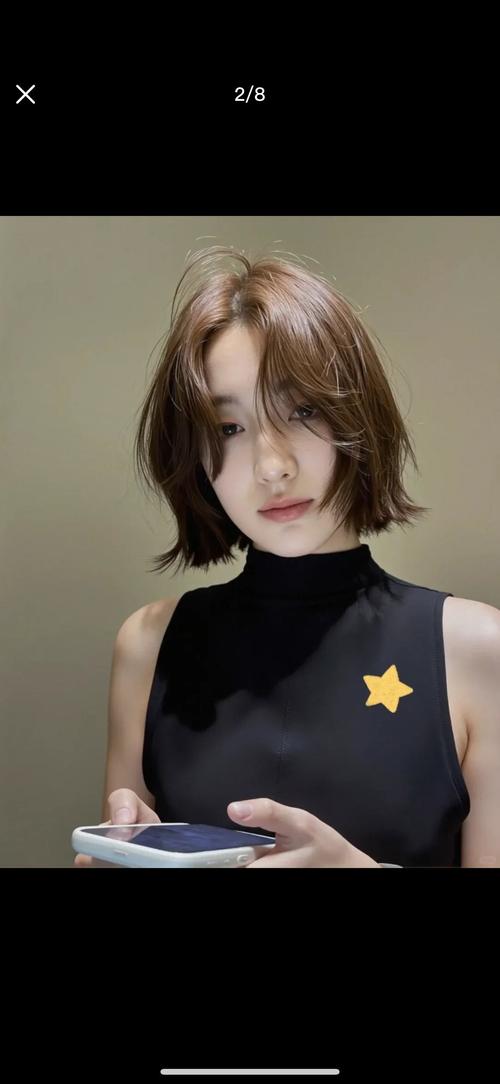 反翘与S弯短发发型哪个好看_反翘S弯短发，时尚减龄，适合你！