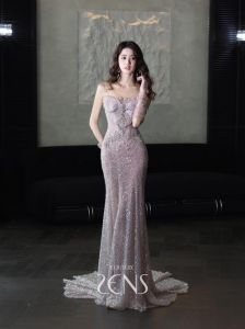 穿礼服扎什么发型好看_高贵简约清新浪漫，让你闪耀全场！