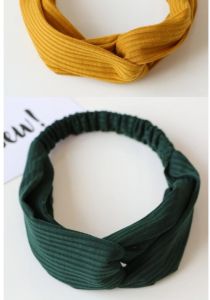 针织发带的戴法_百变造型，保暖又提气色