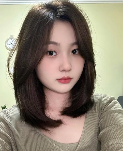 脸下半部分大适合什么发型_偏分中分刘海修饰下脸大脸型 脸下半部分大适合什么发型_偏分中分刘海修饰下脸大脸型