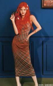 格裙发型_格裙搭配发型，多样风格时尚造型