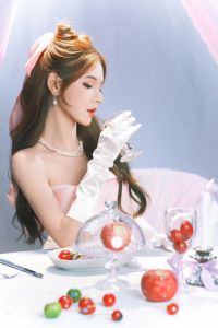 配公主裙的发型_公主裙配发型，优雅气质立现！