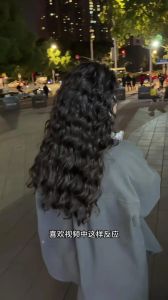 吹卷发技巧_洗后护发很重要，吹出理想卷发