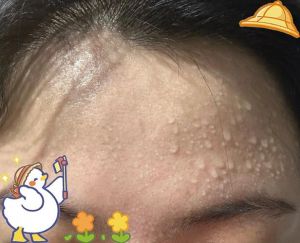 脸出汗适合化妆吗_吸油纸补妆，保湿防晒不能少！