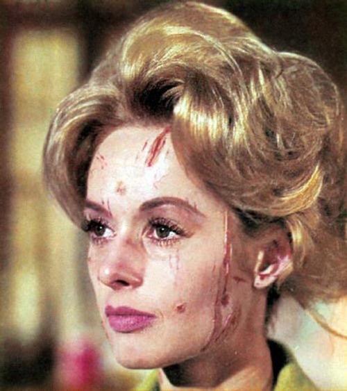 当女人化妆两次电影_晚宴化妆,一次机会,你会选哪样? 当女人化妆两次电影_晚宴化妆,一次机会,你会选哪样?