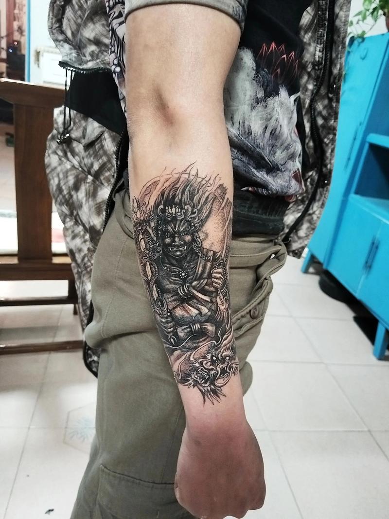 遮挡纹身的有效方法_膏贴纸衣物新纹身激光 遮挡纹身的有效方法_膏贴纸衣物新纹身激光