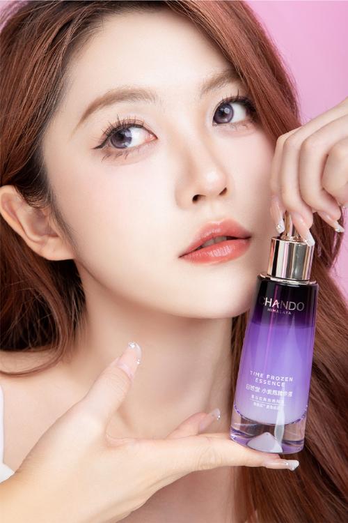 自信女人最好的化妆品_选对化妆品，自信光彩照人！