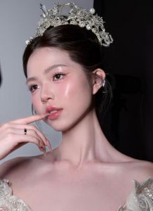 只有五官底子好的人化妆才好看_自信最美，淡妆提气色