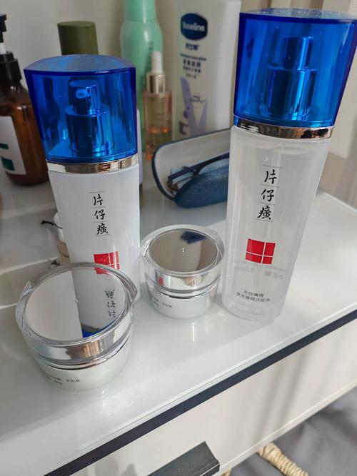 送丈母娘什么化妆品套装_丈母娘化妆品套装怎么选？肤质需求是关键！