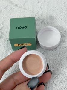 暗疮雀斑可以用遮瑕膏吗_选对遮瑕膏，遮盖暗疮雀斑，妆容更自然持久