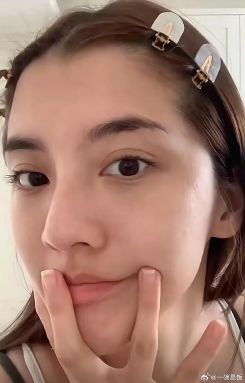 只护肤不化妆的女人_护肤基础很重要，清洁保湿防晒眼霜不能少