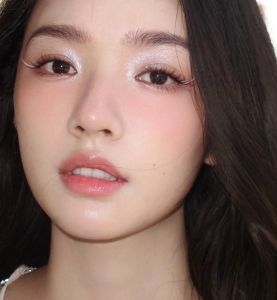 给明星化妆的人叫什么_塑造荧幕形象的幕后英雄