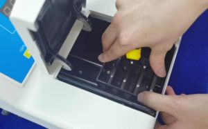 比色皿的正确清洗方法_清洗石英比色皿要轻柔避免划伤影响精度