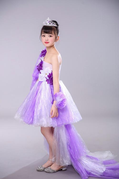 给她们化妆做漂亮的裙子_娃娃裙装四季美，手工旧物巧变身