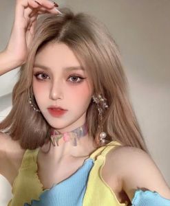 姐妹团化妆是自己化吗_分工协调，打造优雅婚礼妆容