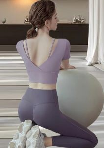 战玖瑜伽服女健身服_轻盈透气瑜伽服，舒展自如，亲肤排汗，细节周到，风格切换方便