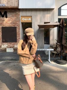 卡其色格子衫适合黑黄皮肤吗_卡其格子上身，显白有气质