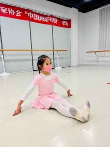 勾绷脚组合动作叫什么_舞之基础，塑形防伤