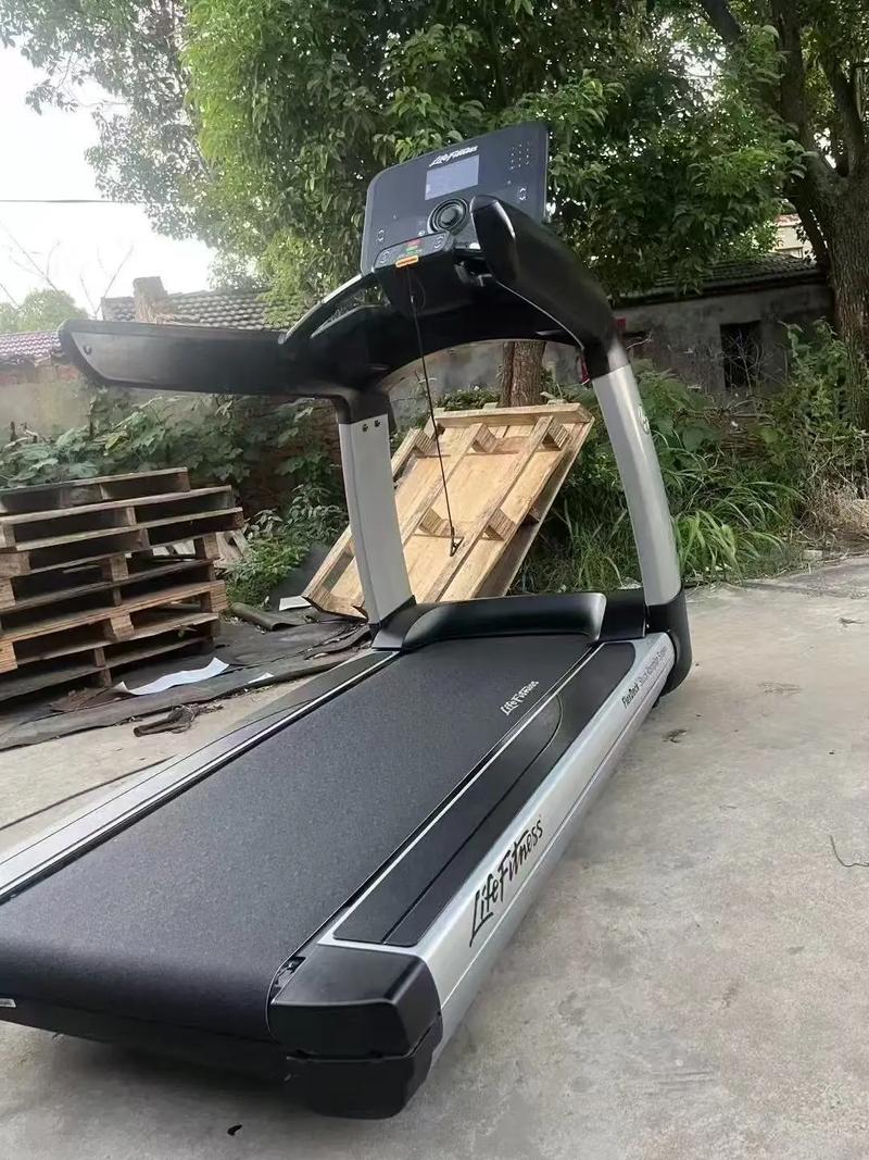 力健健身器材有几种系列_专业器材，全面服务